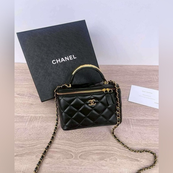 Chanel Mini Handbag - Authentic, VIP Style w/ Box & Gift Card - Picture 1 of 11
